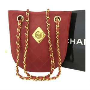𝅺Chanel Vintage Red‎ Leather Crossbody Bag